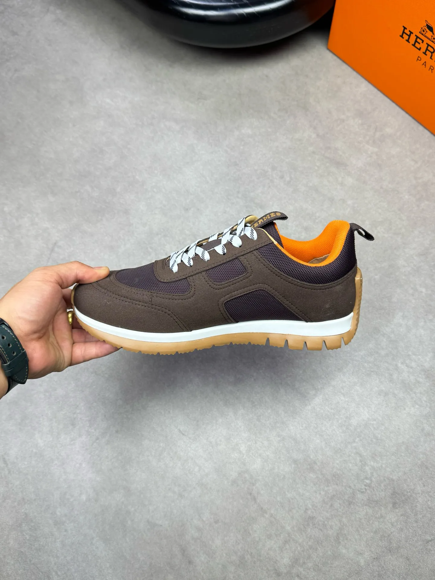 [HERMES] Hermès men's shoes 💰680💰 - high-end quality original items 🔍🔍🔍 casual sports shoes - upper: 🔝 suede environmentally friendly leather, brand high mercerized canvas body with forged ´H´ totem, tongue webbing injection molded brand logo - lining: brand canvas, foot pads; water-dyed cowhide -Outsole: ultra-light T men's shoes 💰U foam; two-color molded outsole -Ultra-high quality control, fine workmanship: highlighted (high-end, extravagance, grade) -Size: 39-44 (38, 45, can be customized)